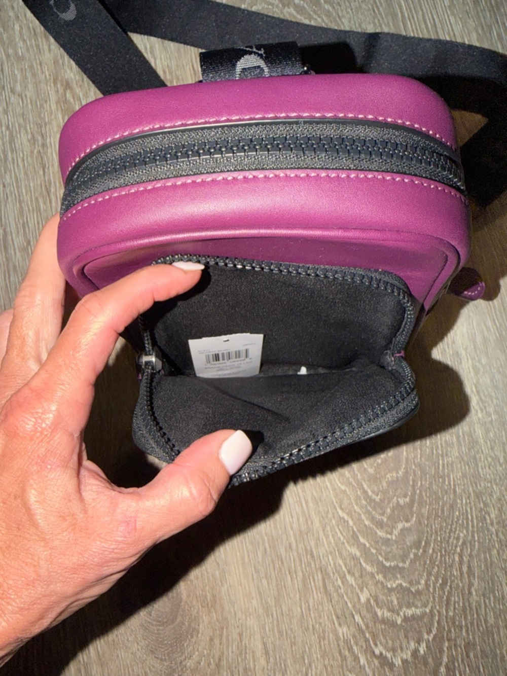 Coach Maroon Leather Sling Bag with Black Logo Strap - Picture 5 of 9